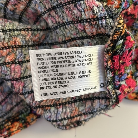 Wild Fable Black Floral 90's Y2K Cropped Festival Short Sleeve Top Size Medium - Picture 5 of 5